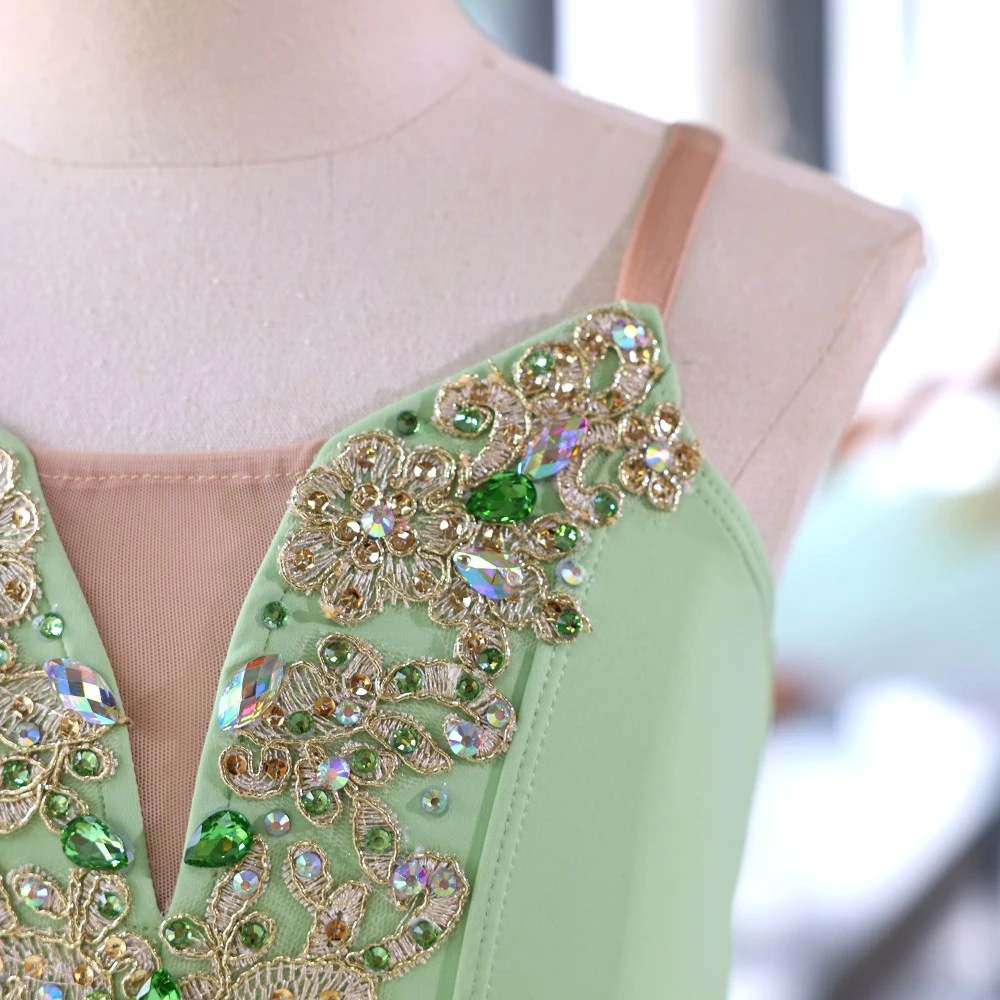 Tutu de ballet de cr&ecirc;pes vert menthe fait &agrave; la main | Costume de sc&egrave;ne personnalis&eacute; en dentelle dor&eacute;