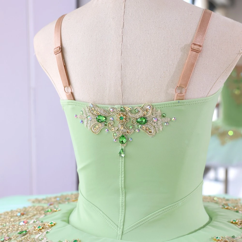 Tutu de ballet de cr&ecirc;pes vert menthe fait &agrave; la main | Costume de sc&egrave;ne personnalis&eacute; en dentelle dor&eacute;