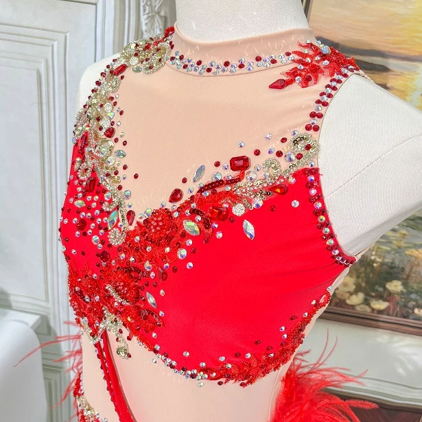 Justaucorps de comp&eacute;tition de jazz strass plume rouge | G052