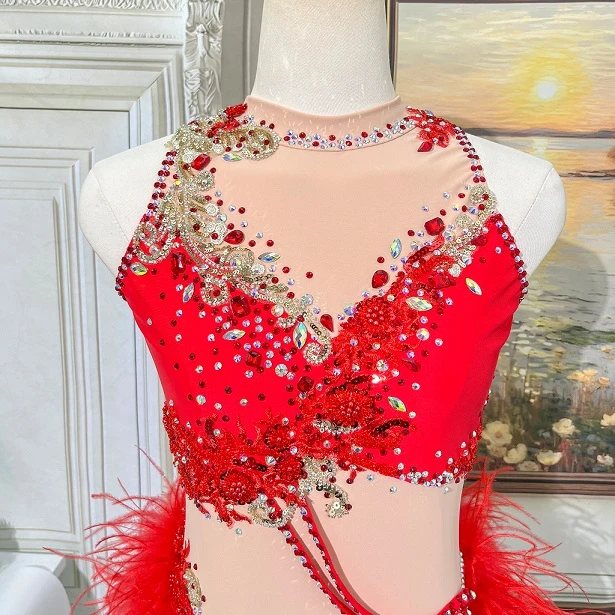 Justaucorps de comp&eacute;tition de jazz strass plume rouge | G052