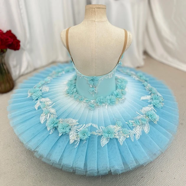Tutu de cr&ecirc;pes florales bleu clair | S218