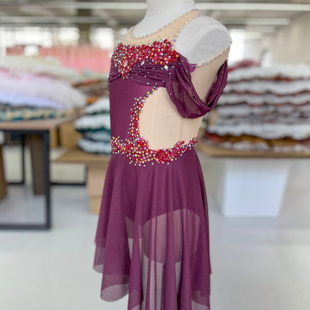 Costume de danse lyrique en maille strass &agrave; &eacute;paules d&eacute;nud&eacute;es prune | G028