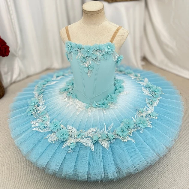 Tutu de cr&ecirc;pes florales bleu clair | S218