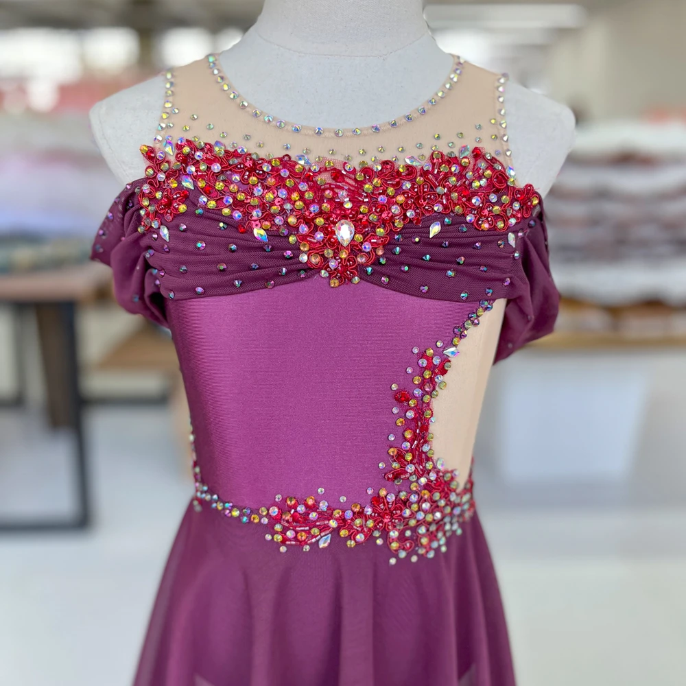 Costume de danse lyrique en maille strass &agrave; &eacute;paules d&eacute;nud&eacute;es prune | G028
