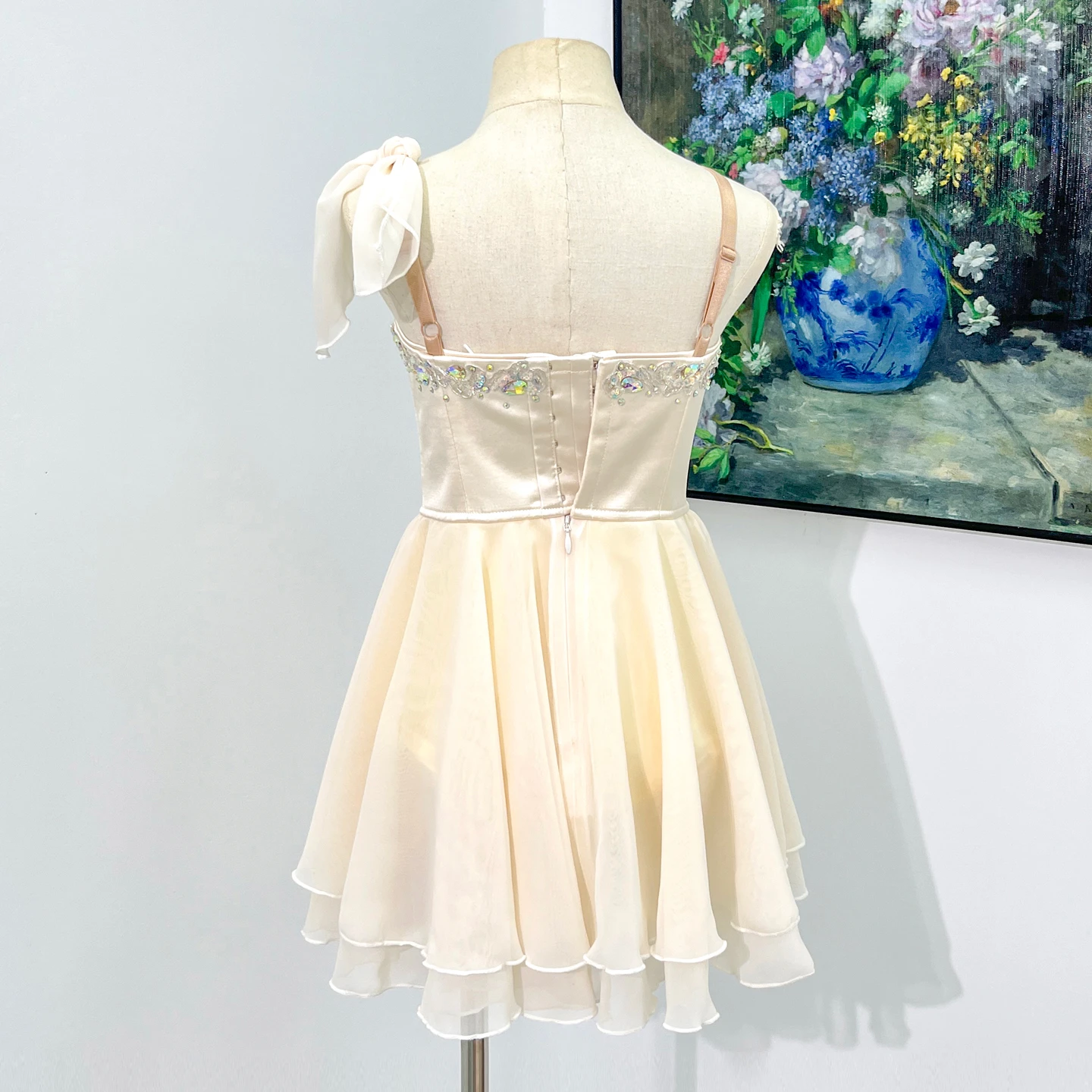 Robe de ballet en mousseline orn&eacute;e de strass pour la performance | R0320