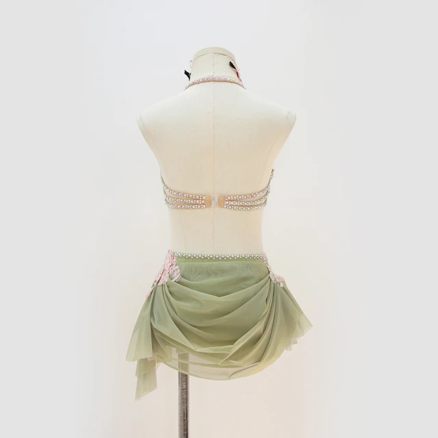 Costume de danse lyrique 2 pi&egrave;ces avec strass vert sauge | G003