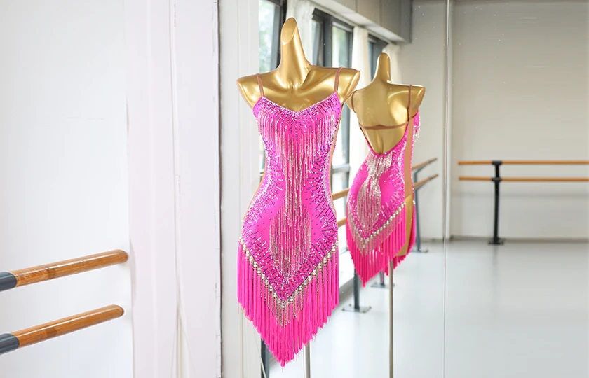 Robe de danse latine en strass &agrave; franges rose vif | LD001