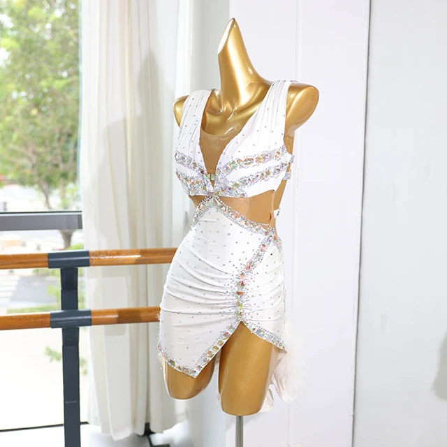 Robe de danse latine strass plume blanche | LD004