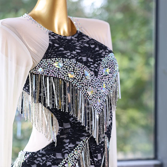 Robe de danse latine en strass et dentelle noire et blanche | LD009