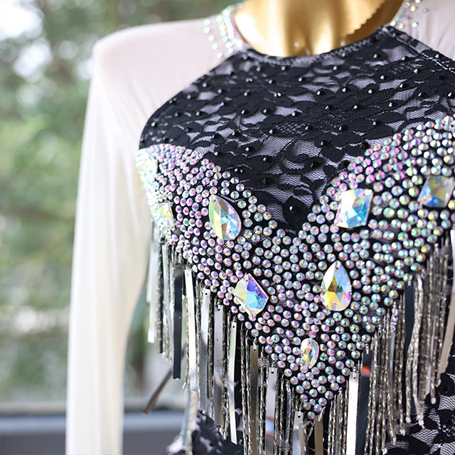 Robe de danse latine en strass et dentelle noire et blanche | LD009