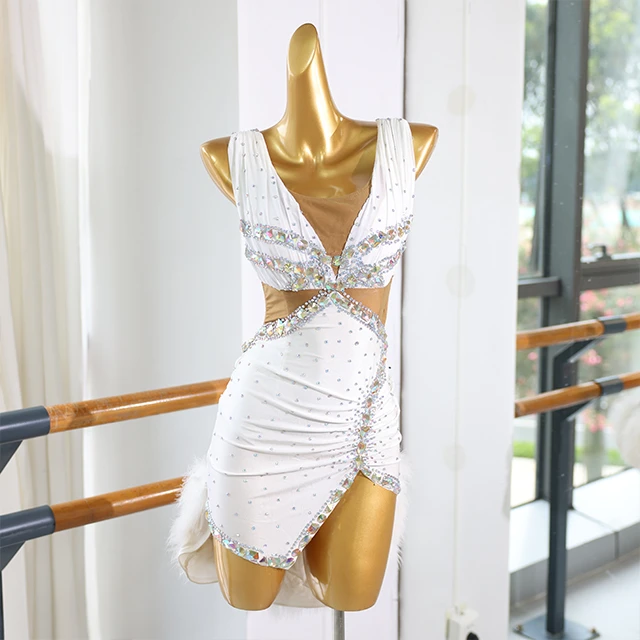 Robe de danse latine strass plume blanche | LD004